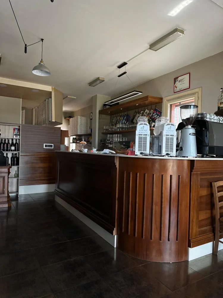 Il bancone bar